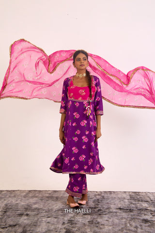 Raavi Magenta Chiffon Dupatta